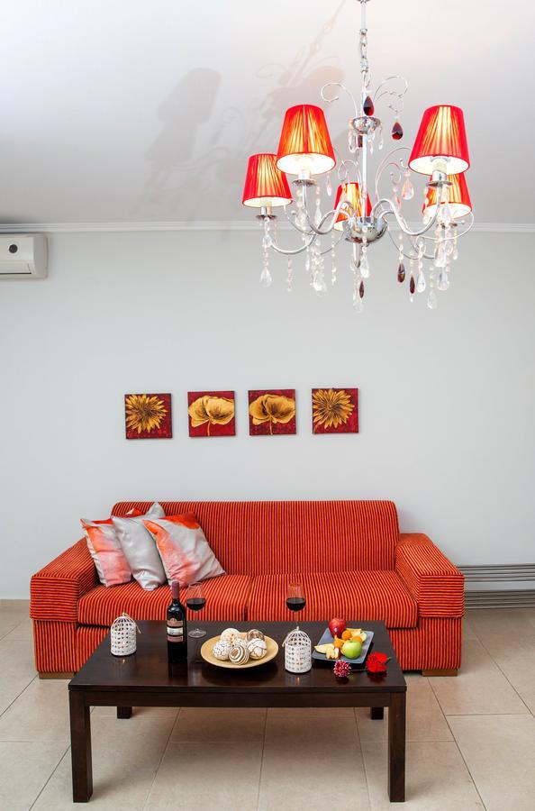 Golden Apartment Ofrínion